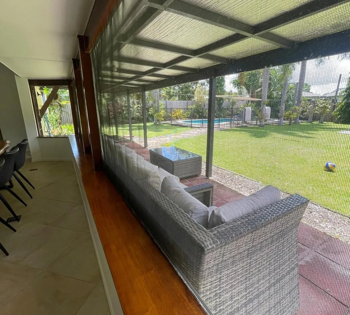 Tropical Family Beach House Holloways Beach